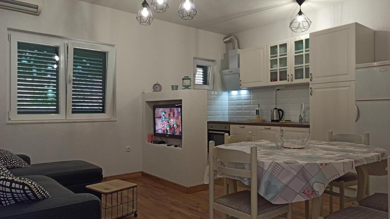 Apartments Zuzul - Trogir Exteriör bild